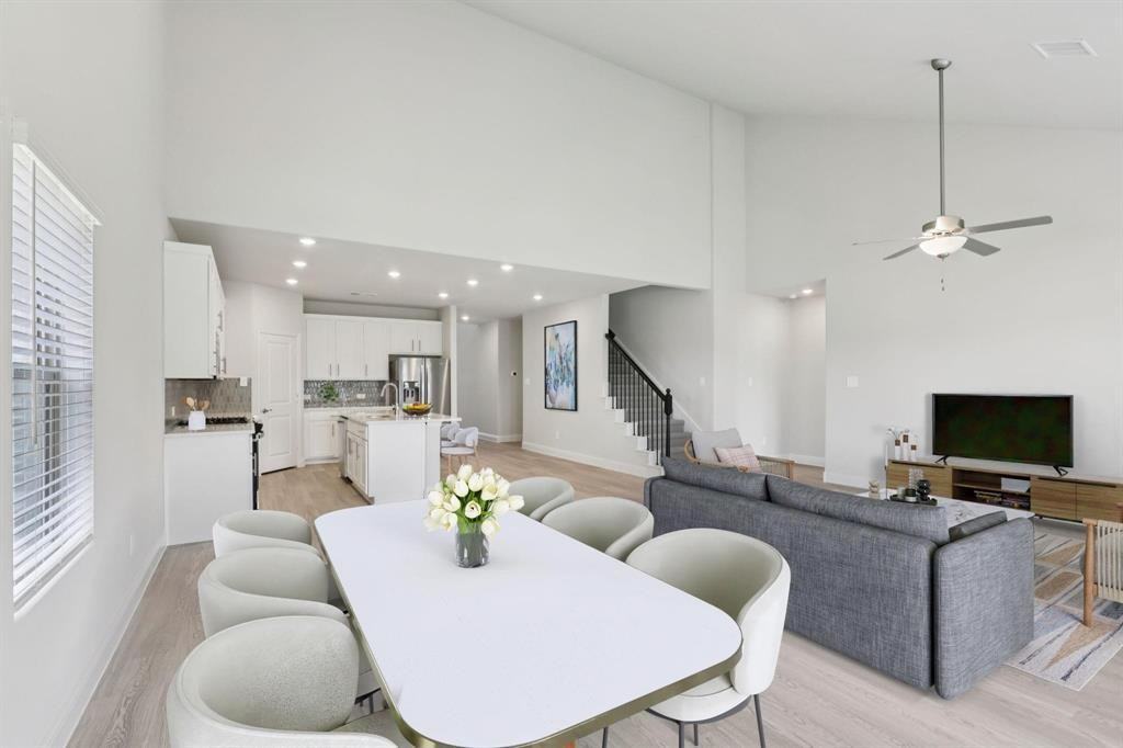 2102 Windy Trl - Photo 4 of 33