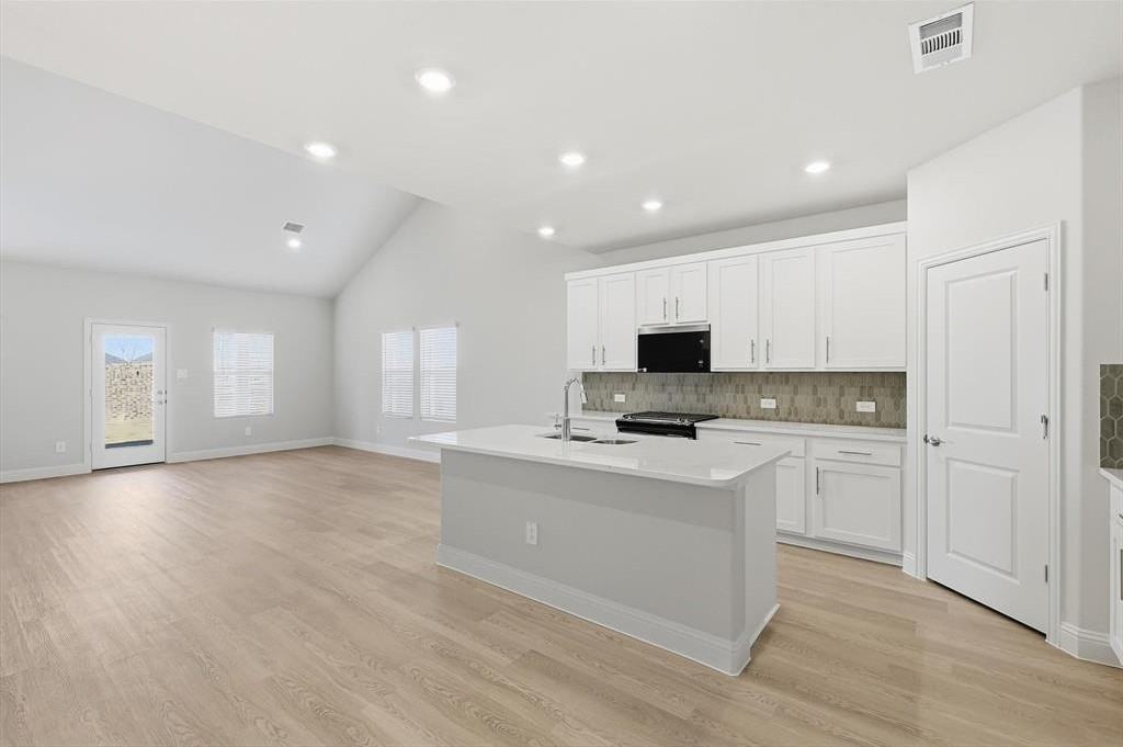 2102 Windy Trl - Photo 6 of 33