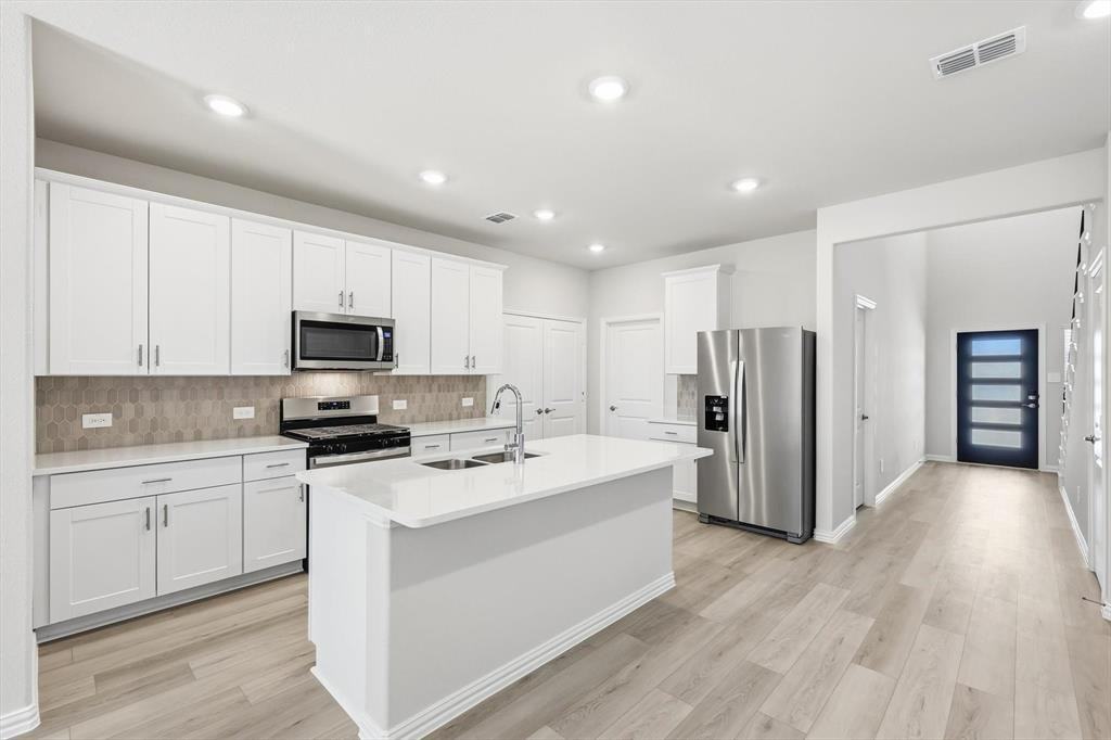 5611 Chasewood Dr - Photo 2 of 37