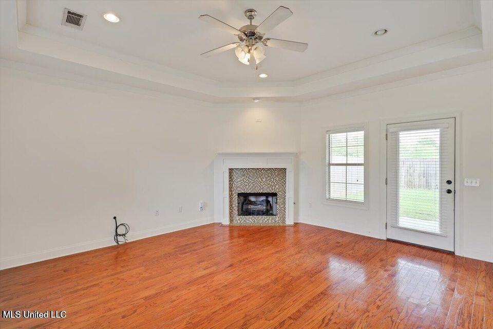 409 Sand Stone Pl - Photo 3 of 21