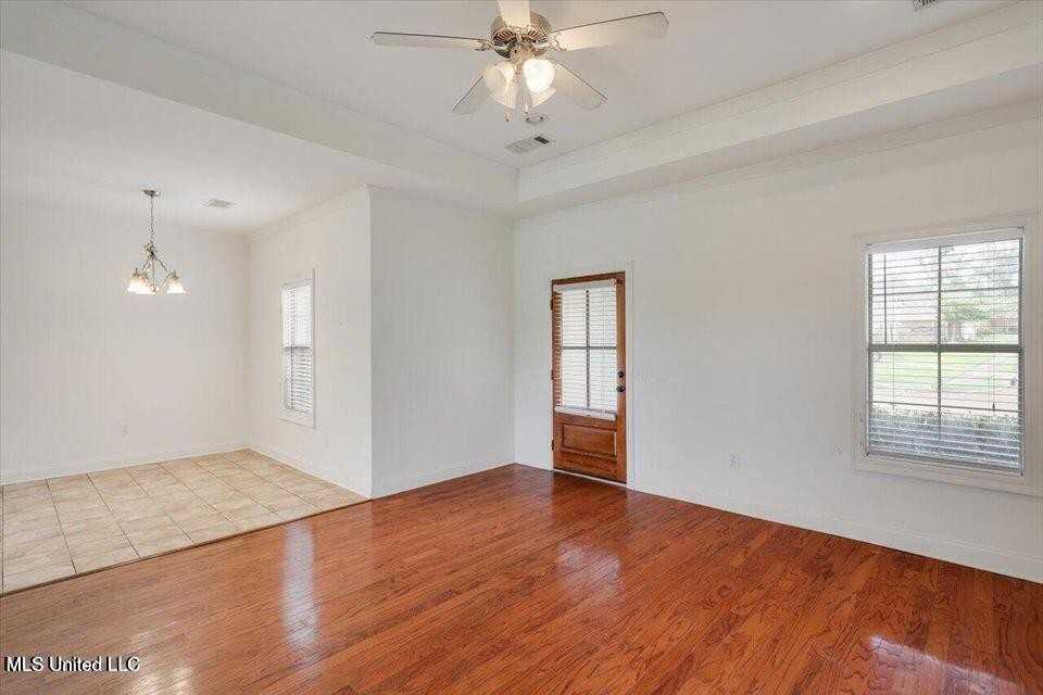 409 Sand Stone Pl - Photo 4 of 21