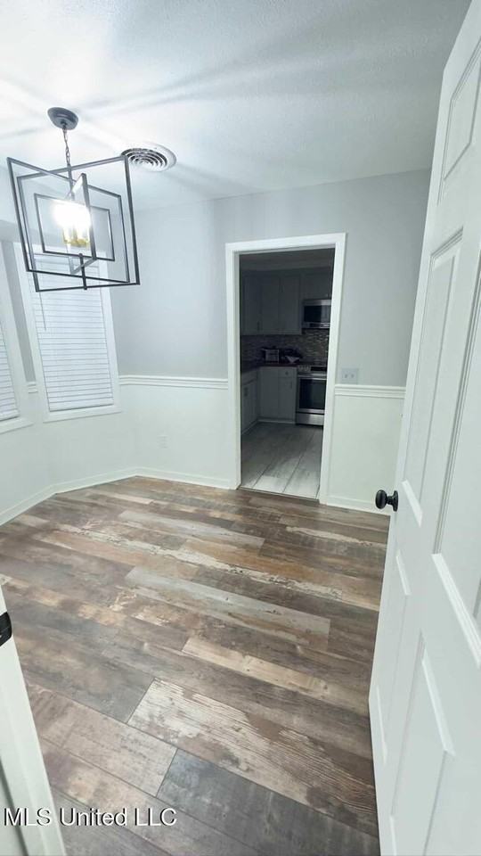 2009 Lake Trace Dr - Photo 4 of 16