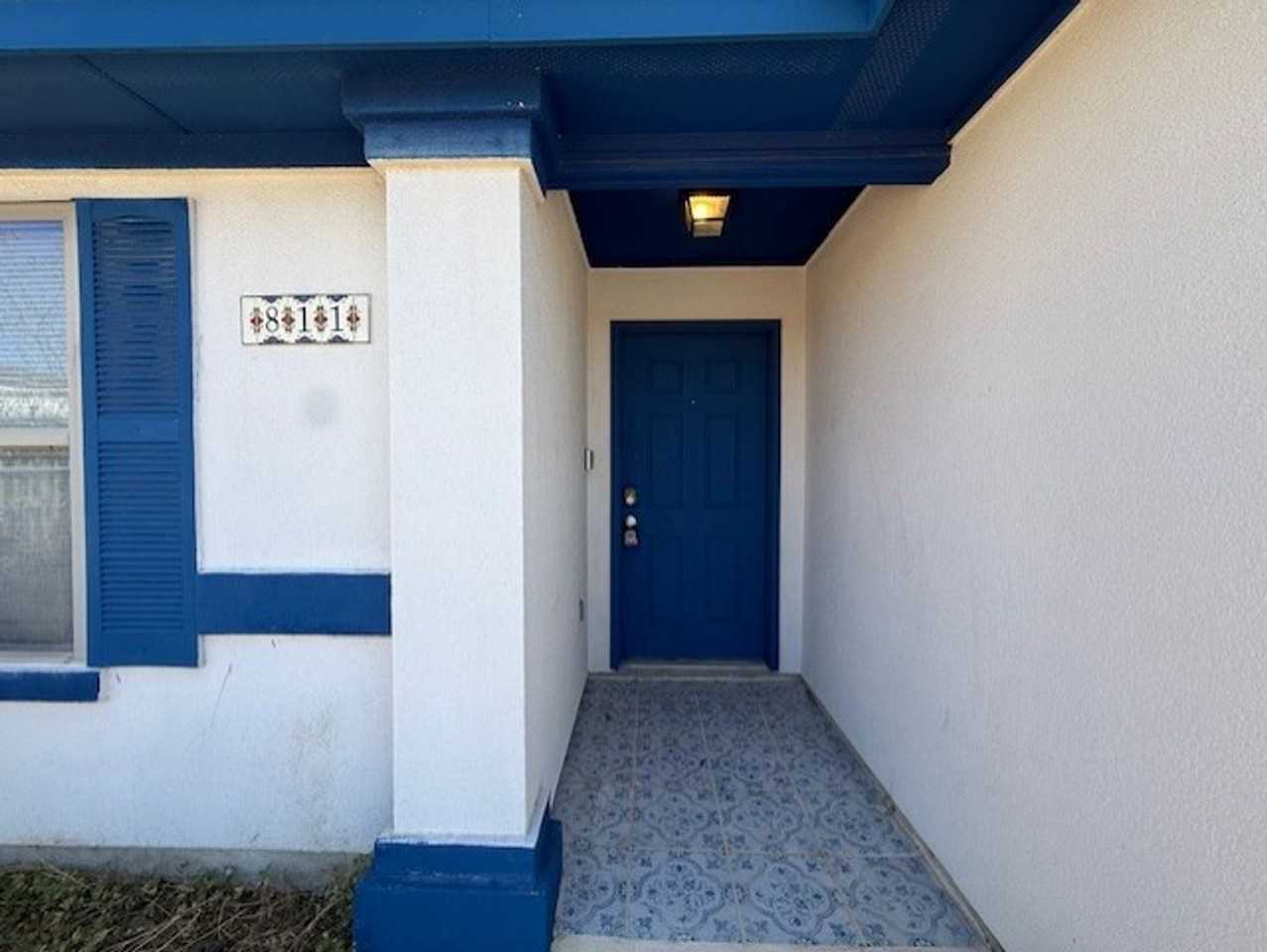 811 Bartolome Ln - Photo 2 of 20