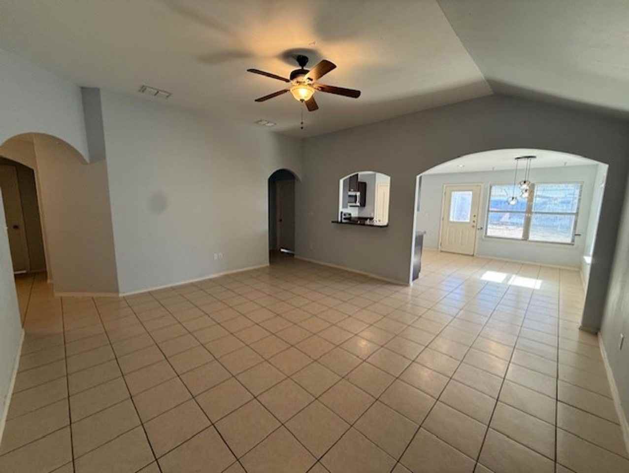 811 Bartolome Ln - Photo 3 of 20