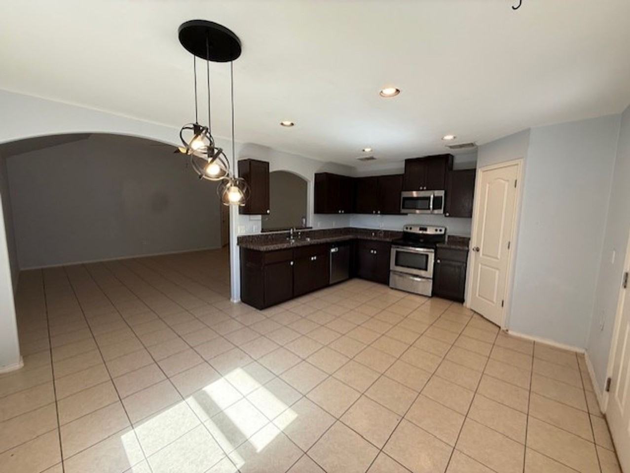 811 Bartolome Ln - Photo 4 of 20