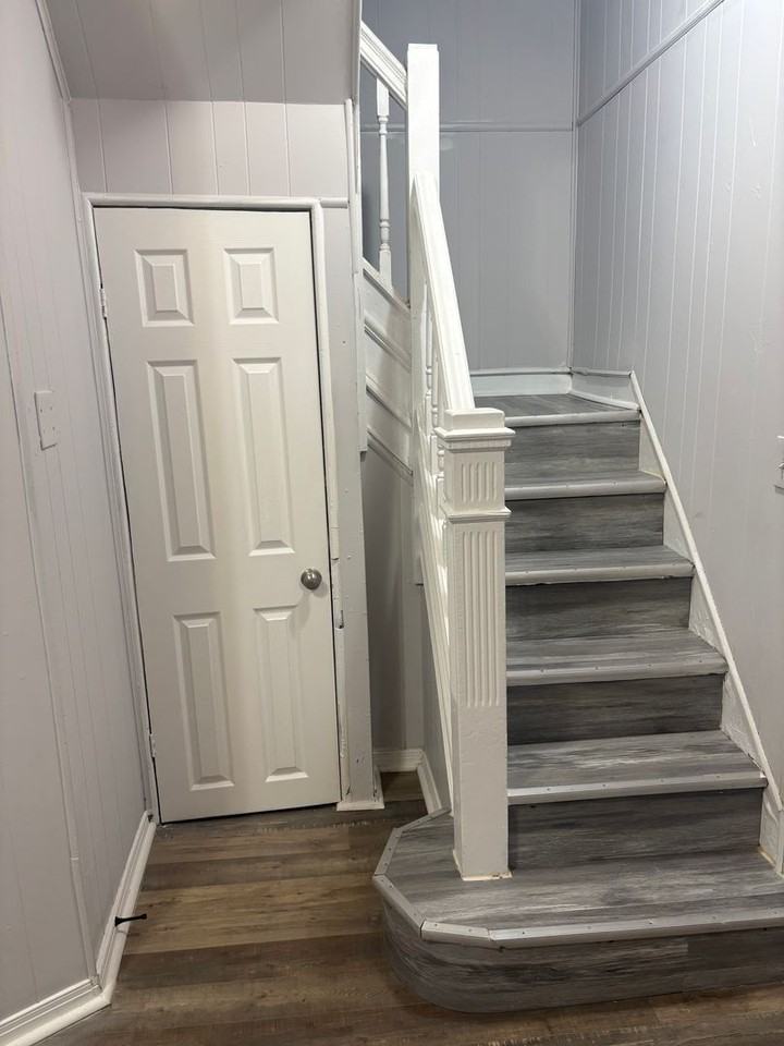 1135 Poplar Grove St - Photo 3 of 16