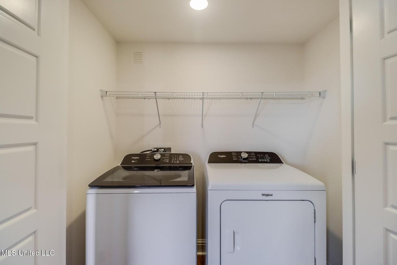 Waterford Cir - Photo 6 of 19