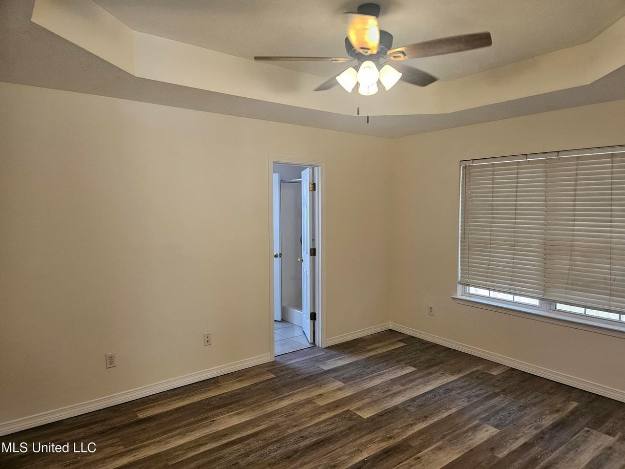 2532 N 10th St - Photo 3 of 12