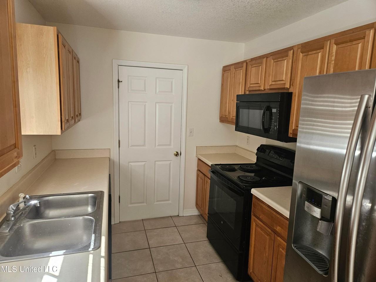 2532 N 10th St - Photo 4 of 12