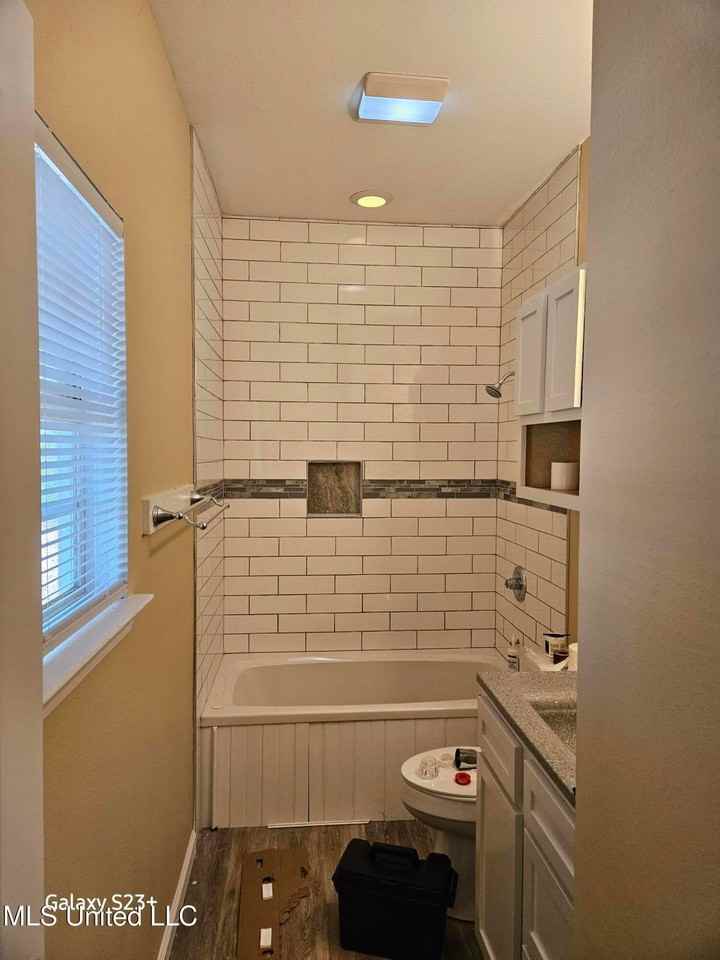 3401 Blue Wood Dr - Photo 3 of 7