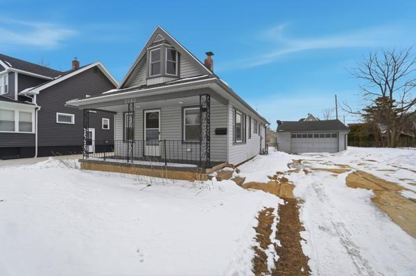 2642 124th St - Photo 2 of 38