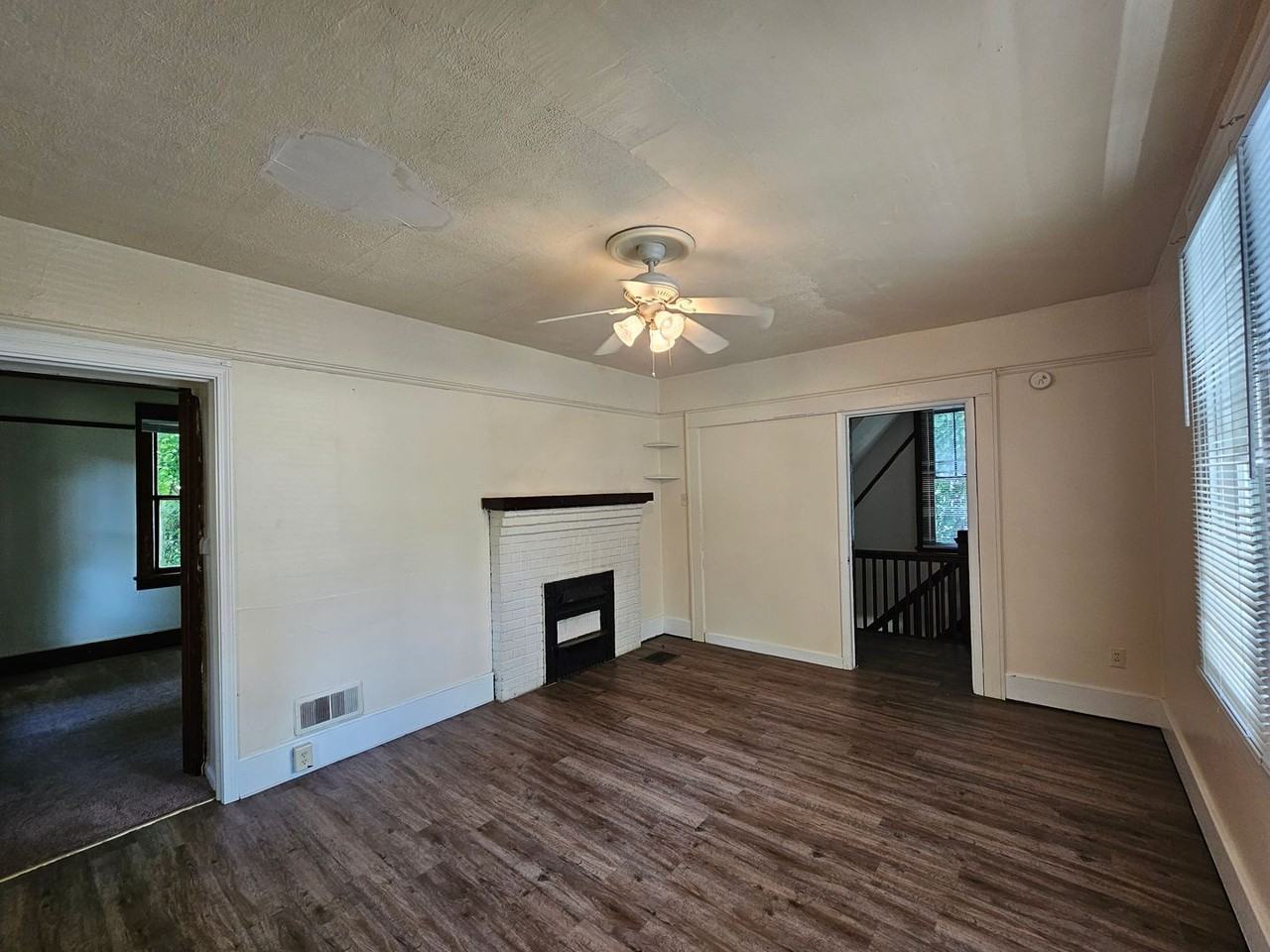 397 Gilmore St - Photo 4 of 21