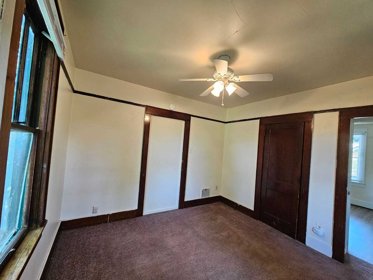 397 Gilmore St - Photo 6 of 21