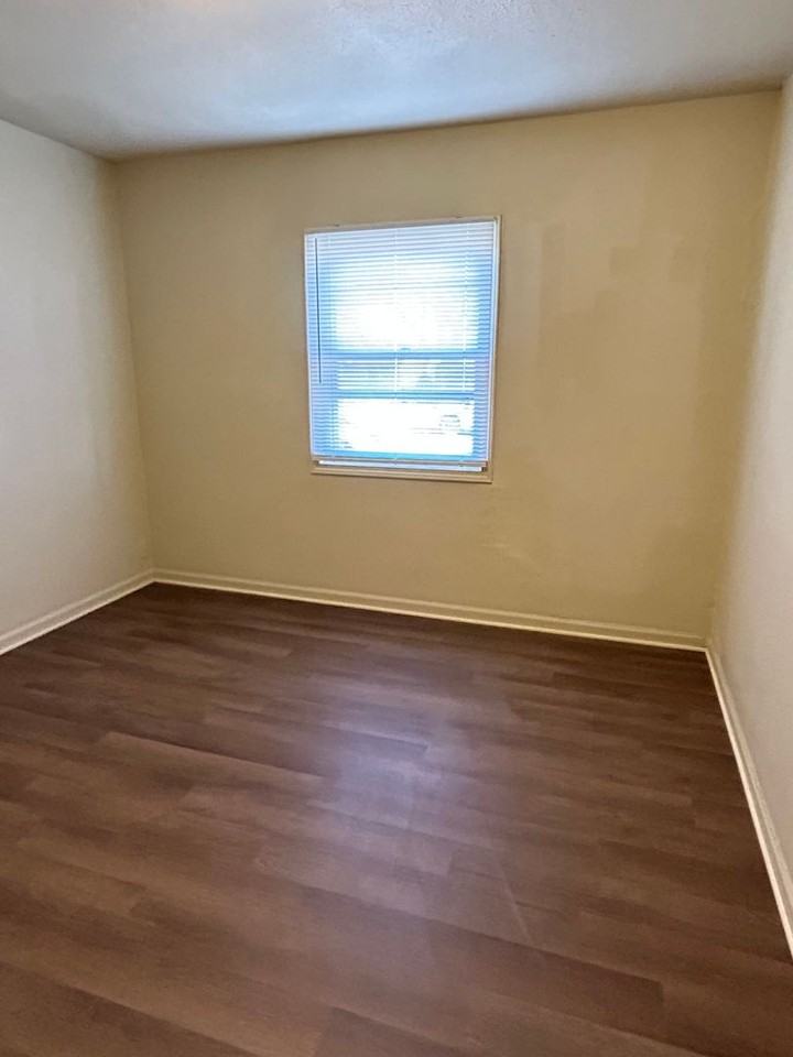 3437 Sw Brendan Ave - Photo 6 of 9