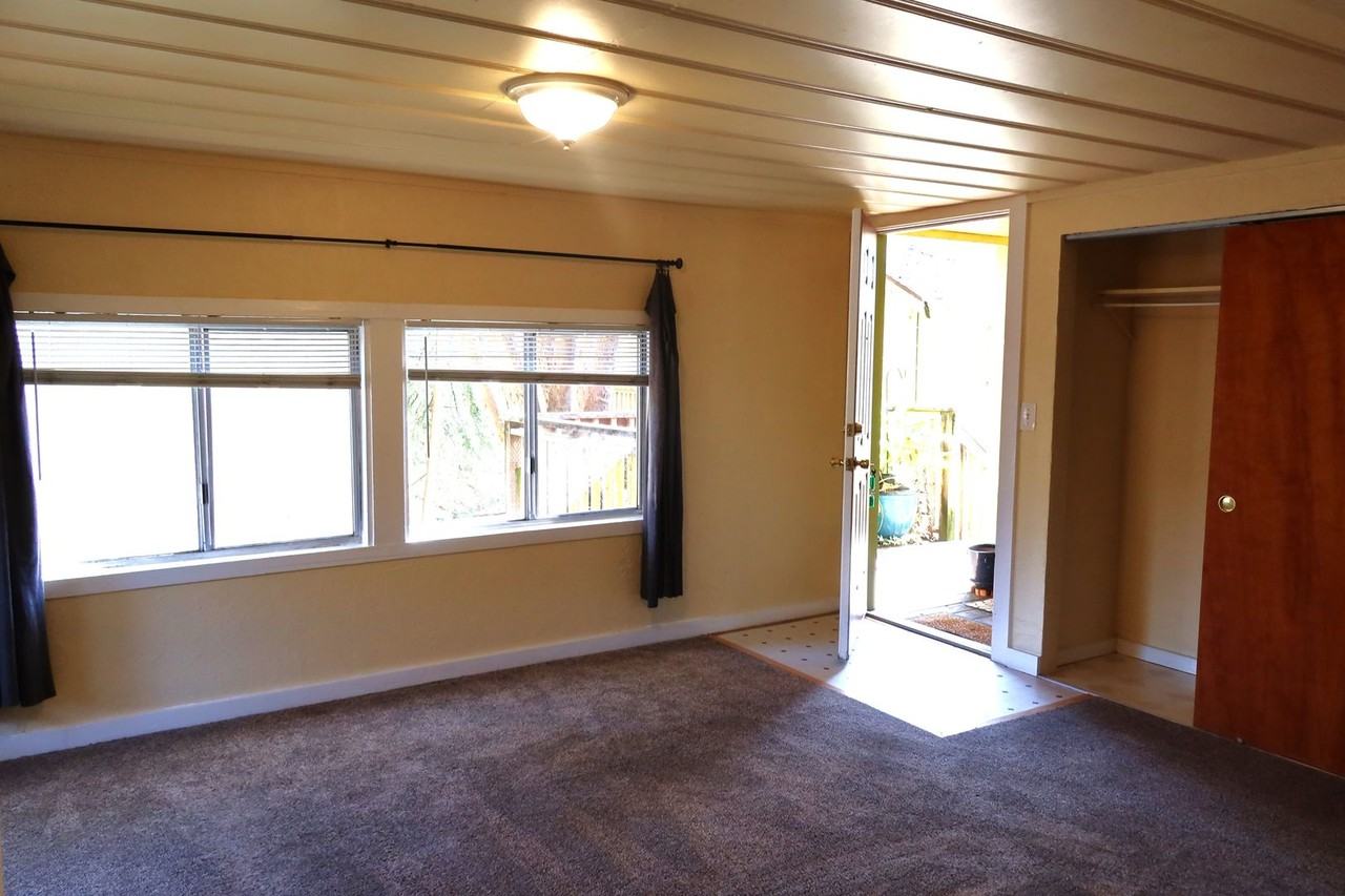 001-12 - Photo 3 of 22