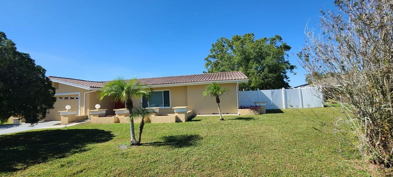 644 Midiron Dr - Photo 2 of 23