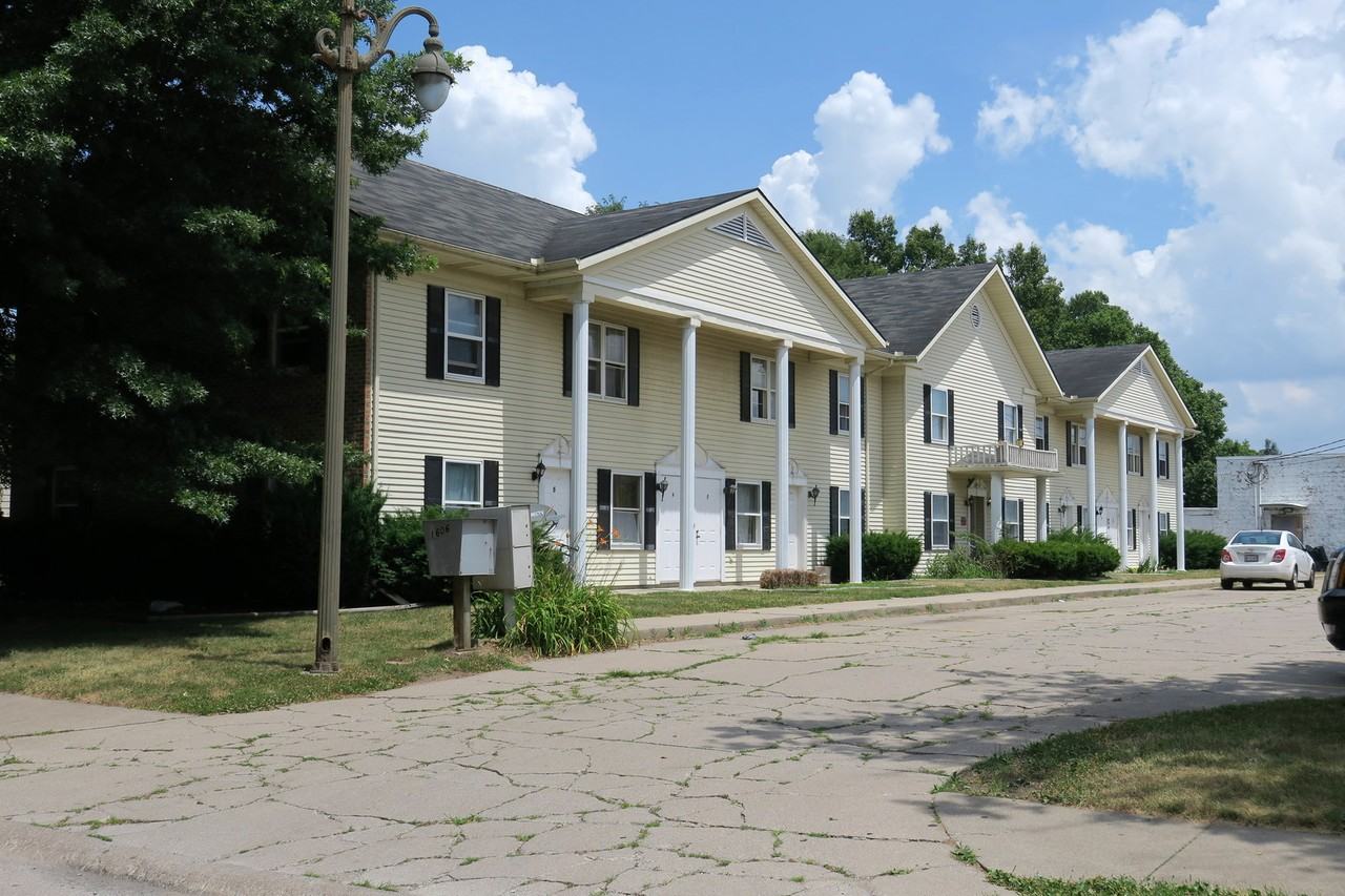 1606 S 16th St #3 - Photo 2 of 13
