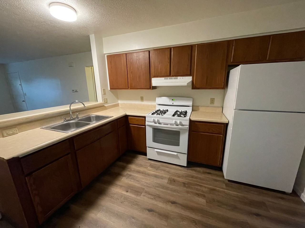 1606 S 16th St #3 - Photo 4 of 13