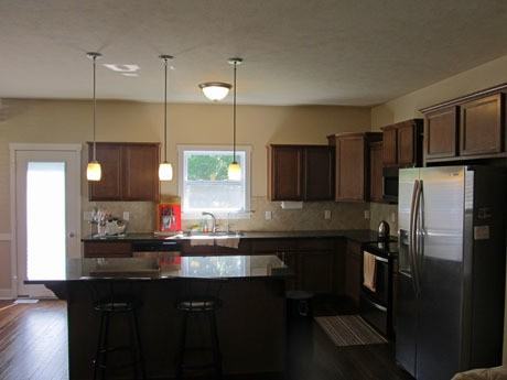 7411 Dartmoor Ct - Photo 3 of 11