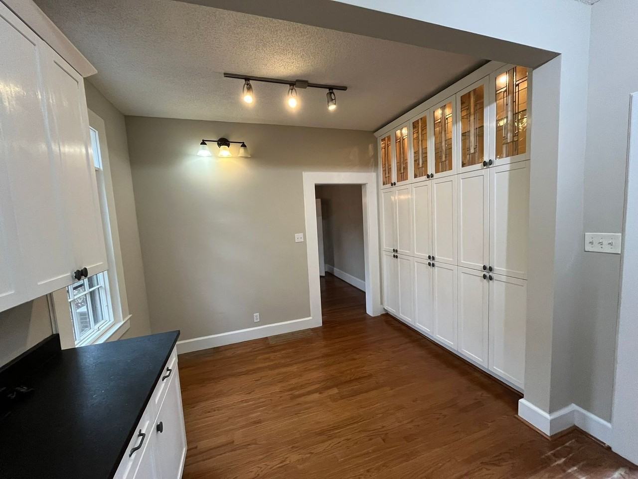 1409 16th Ave - Photo 4 of 34