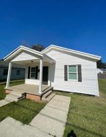 featured image of 220 Saint George St