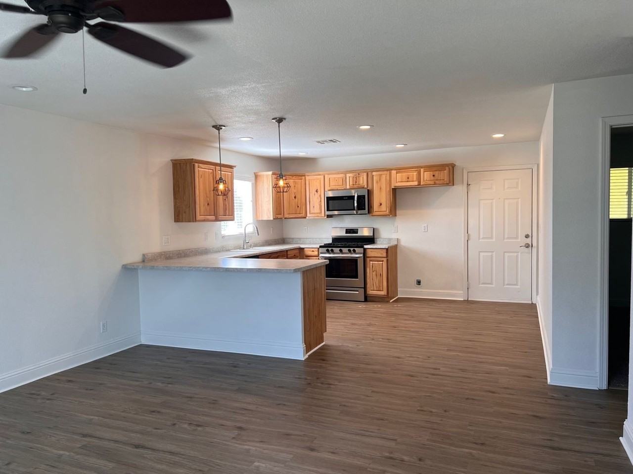 1845 Mesa St - Photo 6 of 18