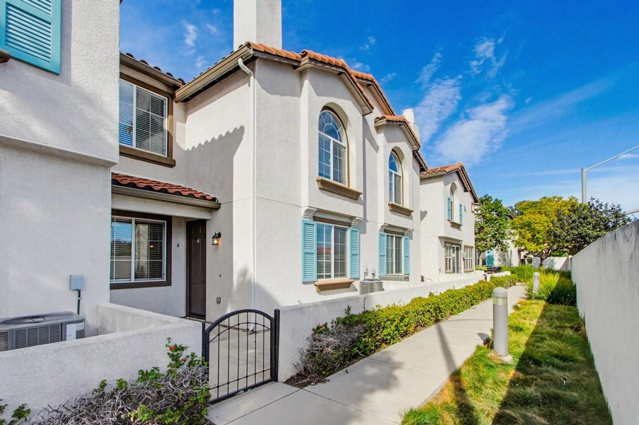 275 Reef Point Way #4 - Photo 2 of 32