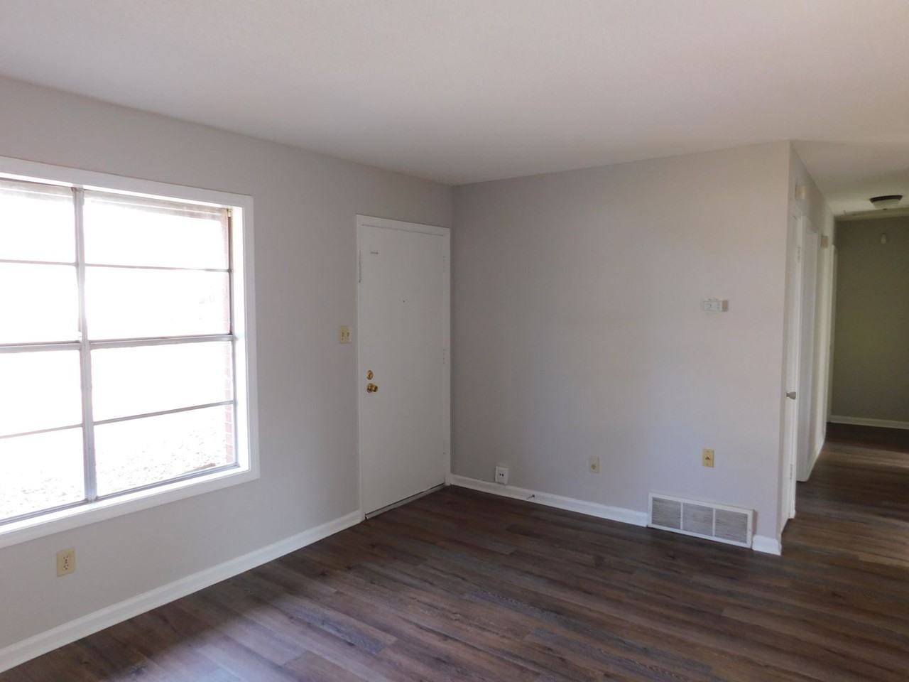 1827 Custer Dr - Photo 4 of 17