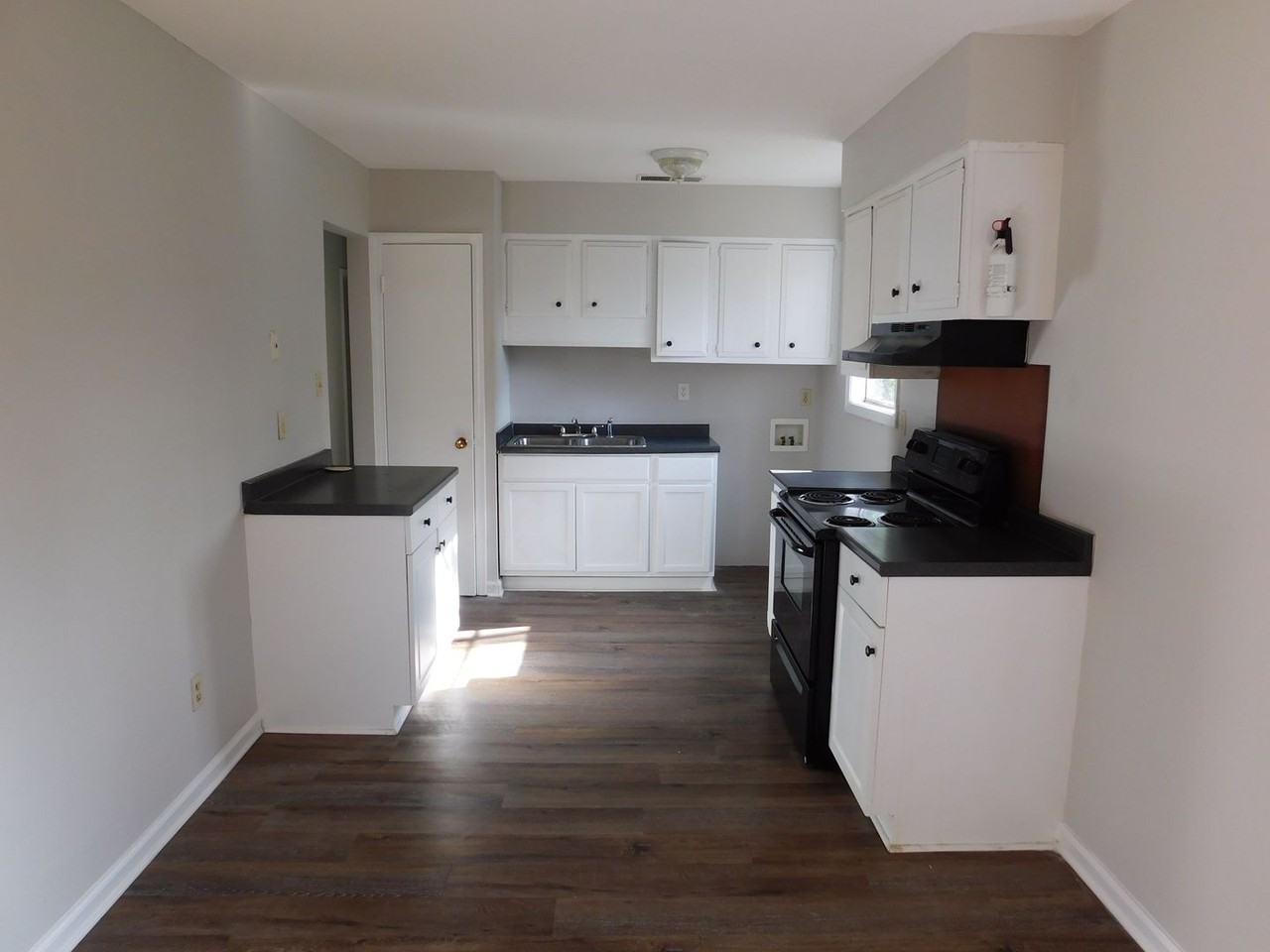 1827 Custer Dr - Photo 7 of 17