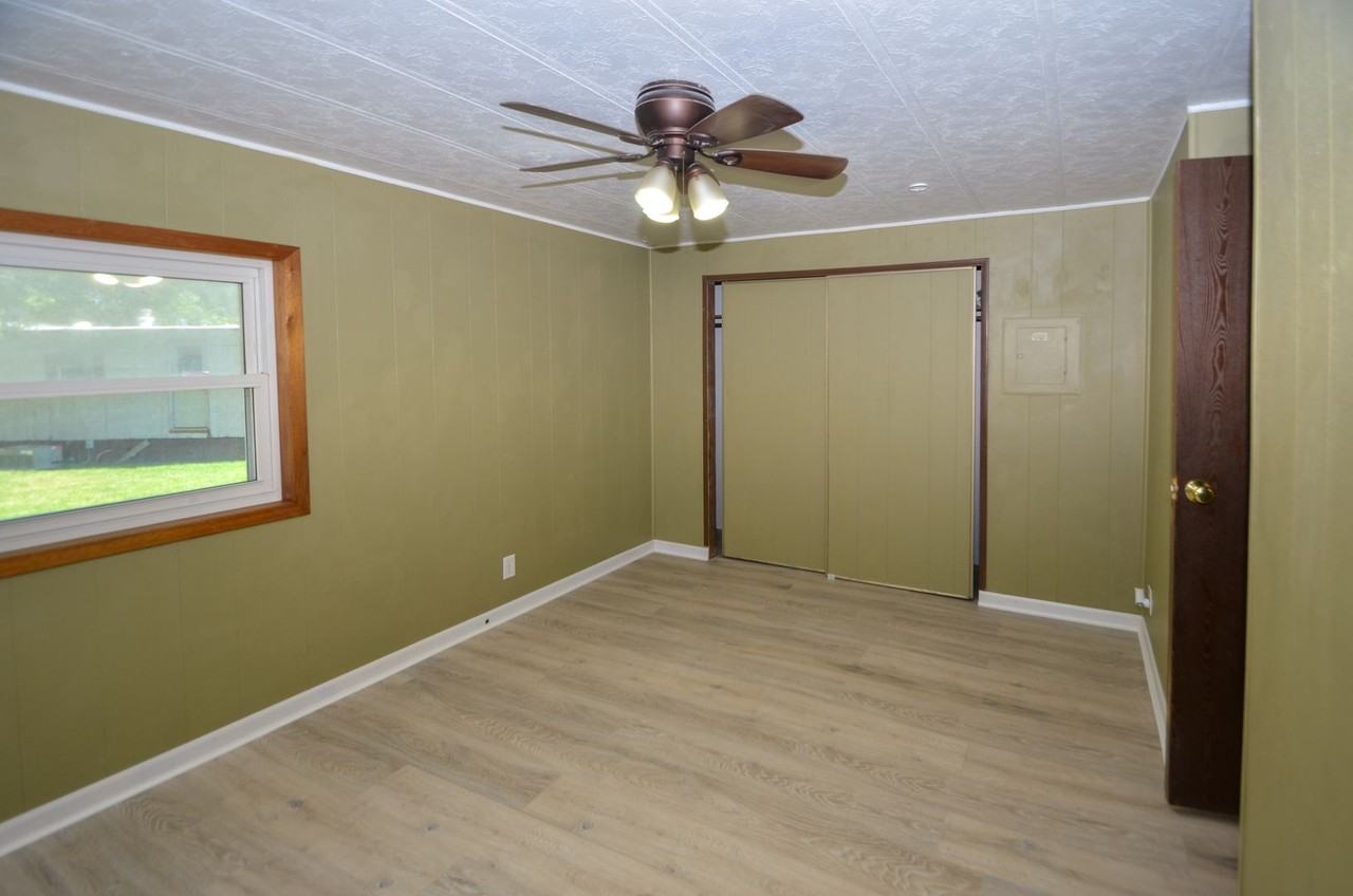 25 Redrock Dr - Photo 2 of 7