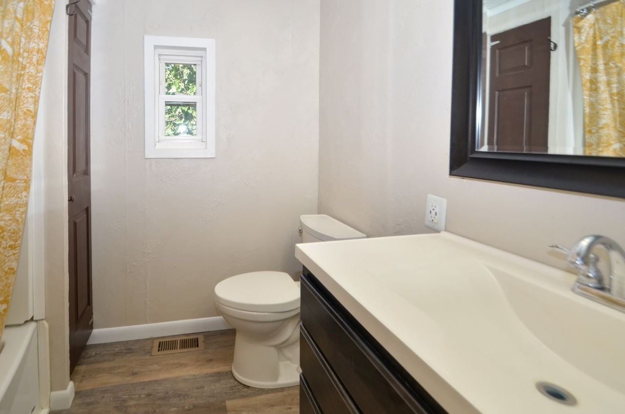 25 Redrock Dr - Photo 3 of 7