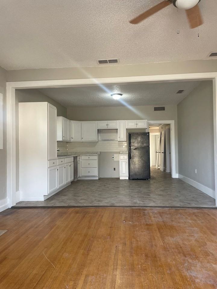 2301 17th St - Photo 7 of 23