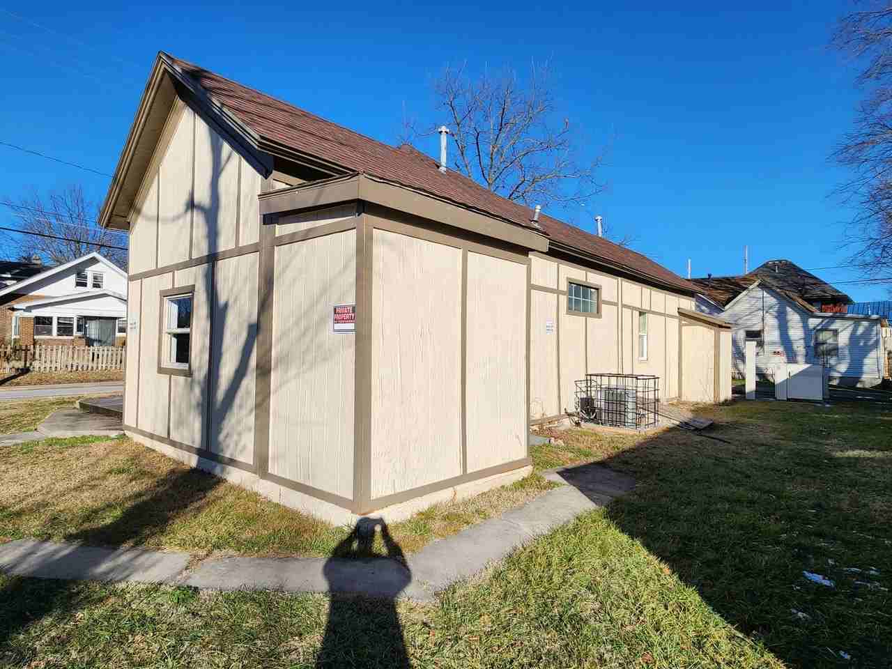 846 N Concord Ave - Photo 2 of 36