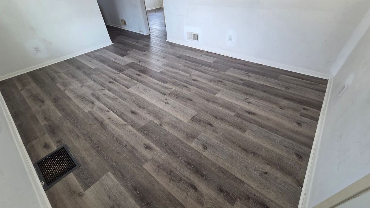 1407 5th St Se #A - Photo 2 of 6