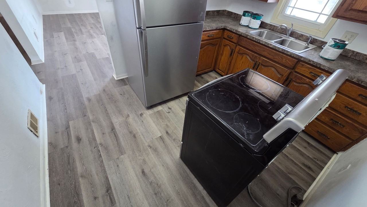 1407 5th St Se #A - Photo 3 of 6