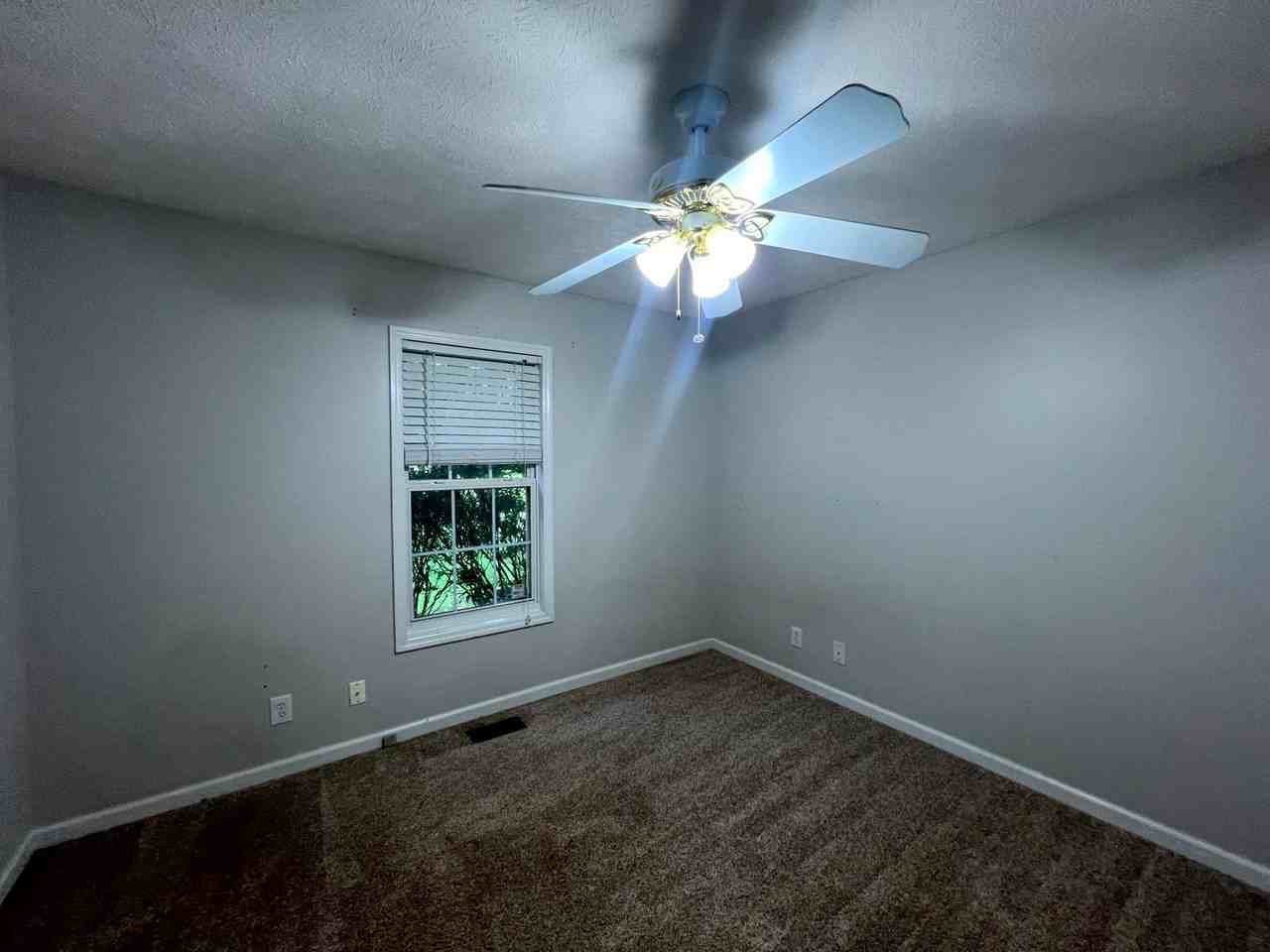 7112 Overland Ct - Photo 5 of 9