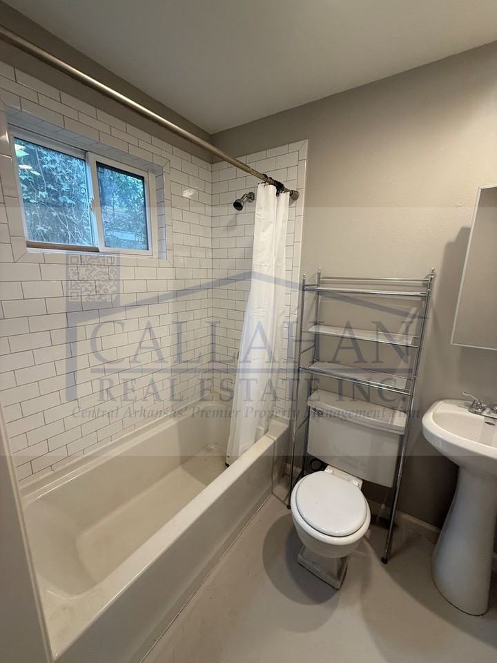 206 1/2 E G Ave - Photo 2 of 8