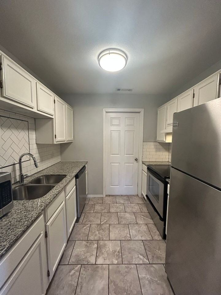 5709 W Michael Cole Dr - Photo 7 of 20