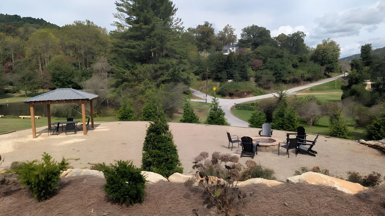 ❤️ Fall in Love With Where You Live at Dillard Skye Apartments ❤️ - Photo 6 of 6