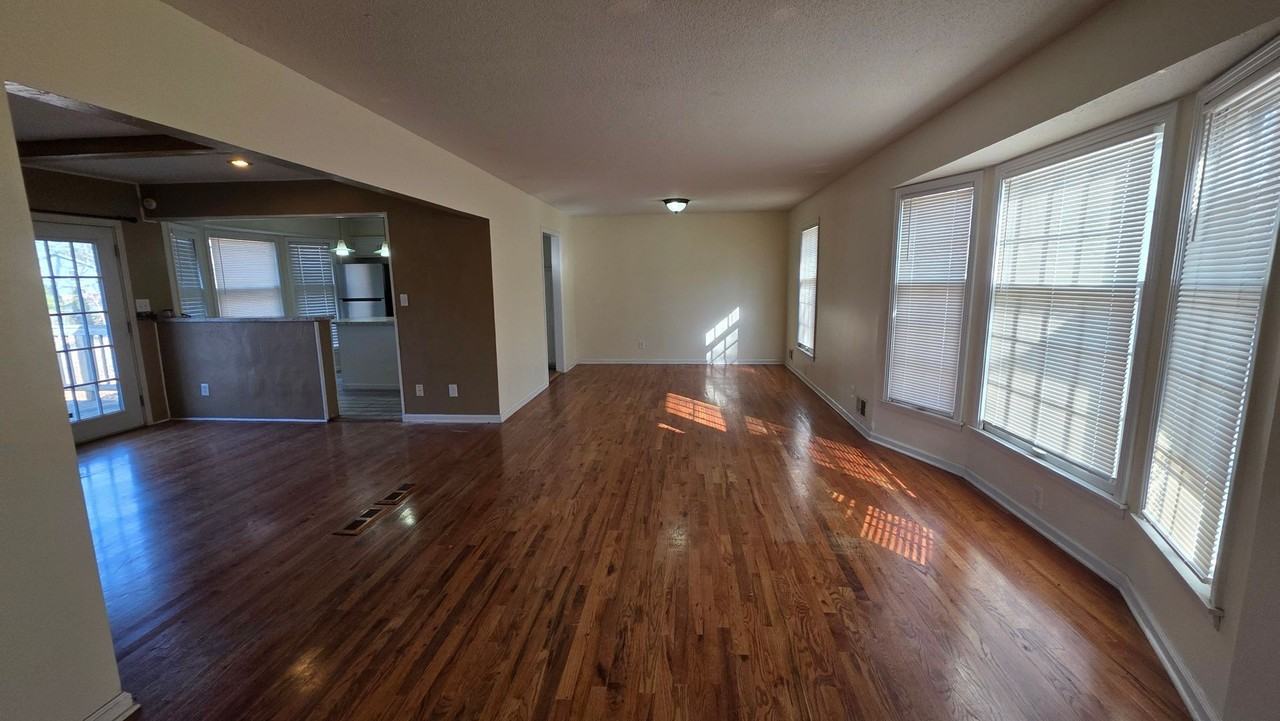 10938 Cypress Ave - Photo 7 of 21