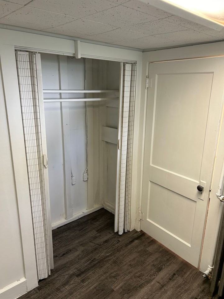 1925 E 5th St #1 - Photo 5 of 12