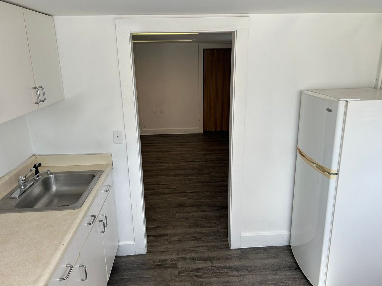 1925 E 5th St #1 - Photo 3 of 12