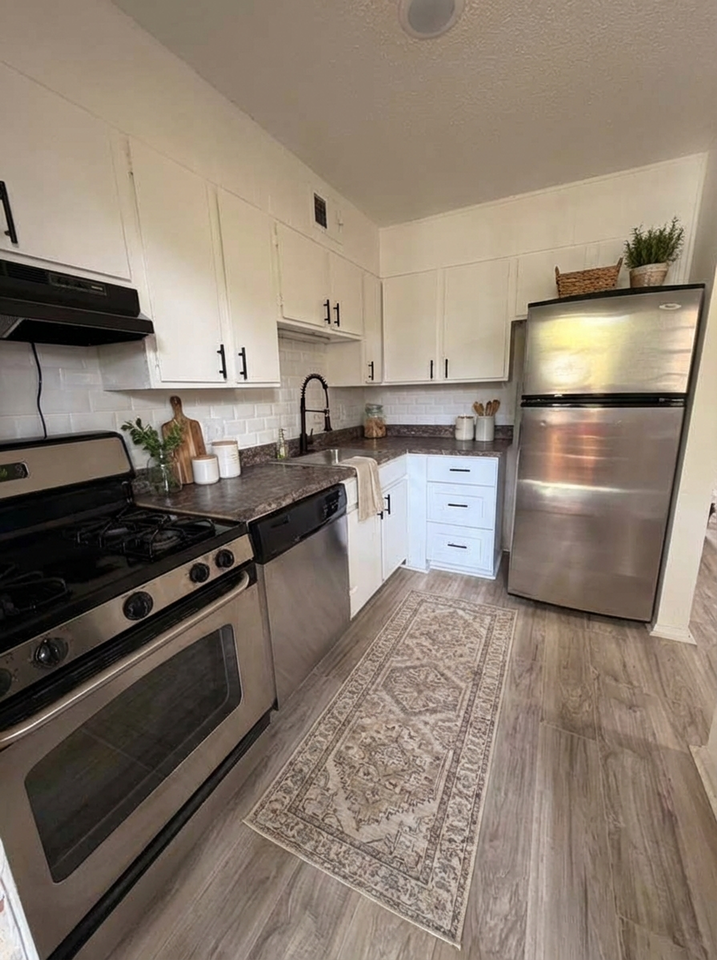 ❤️Fall in Love With Where You Live at Skye at East Lake I❤️ - Photo 3 of 26