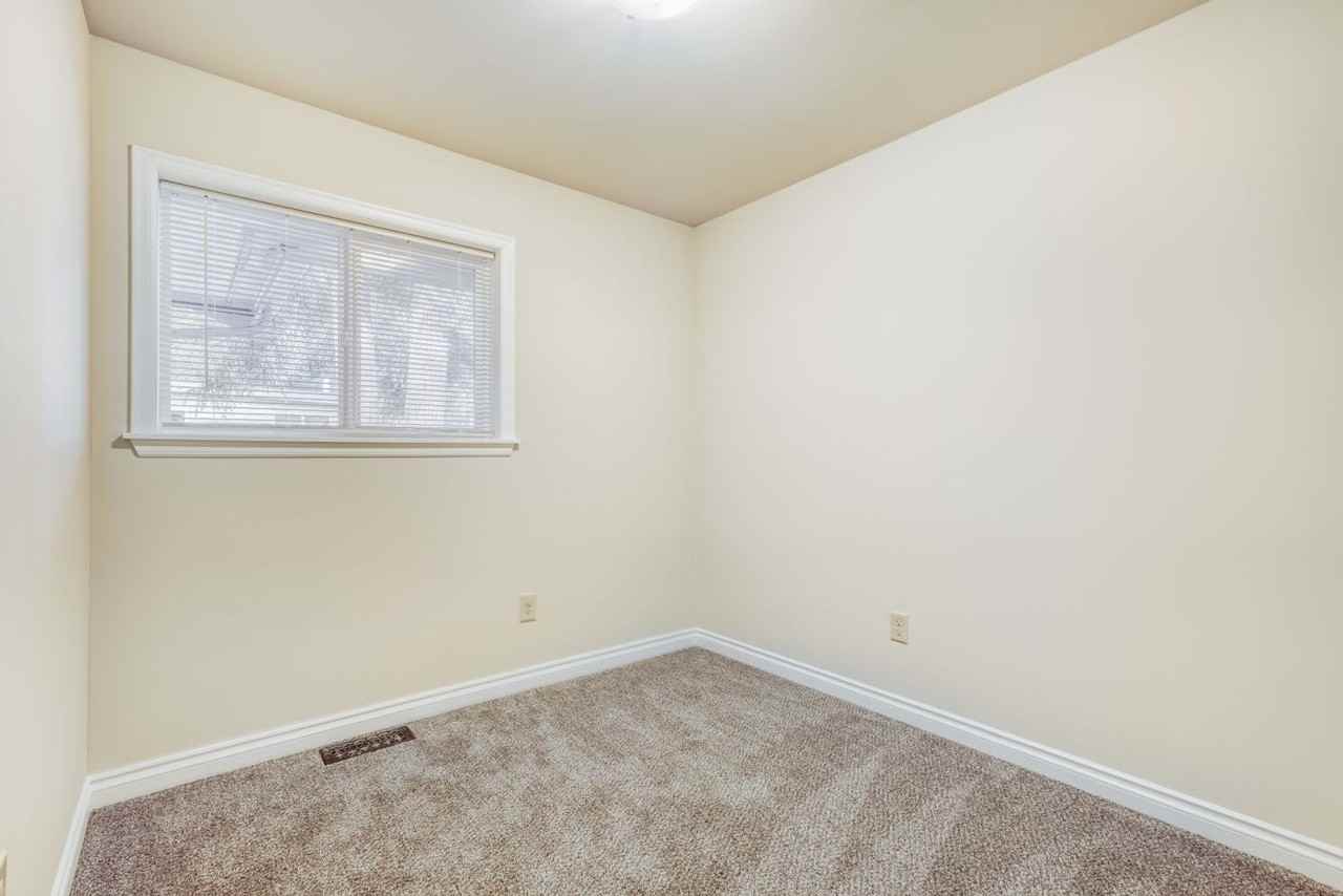 19330 Linden Ave N - Photo 6 of 11