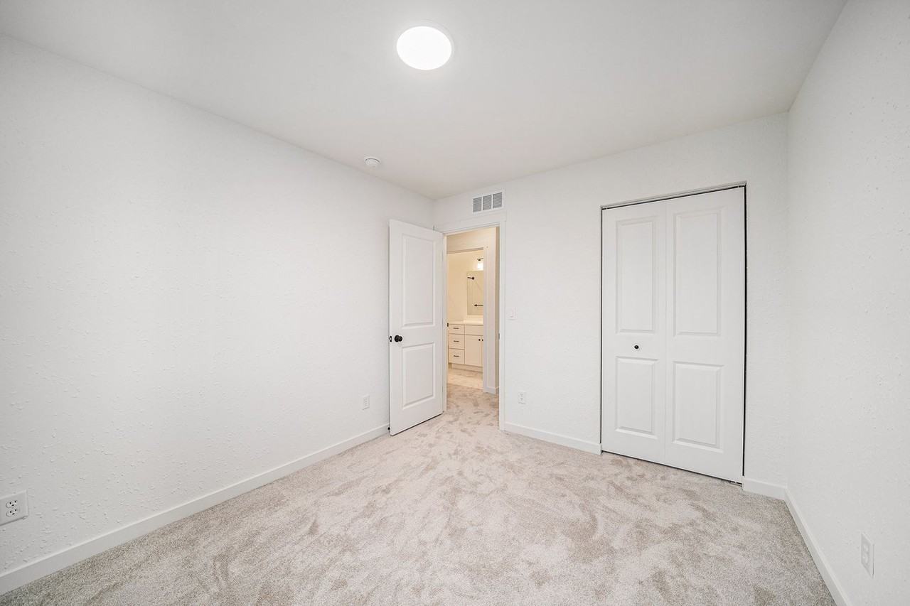 1629 1629 Roosevelt Court - Photo 5 of 21