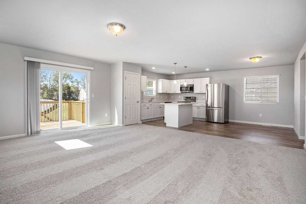 1314 Forest View Dr - Photo 4 of 20