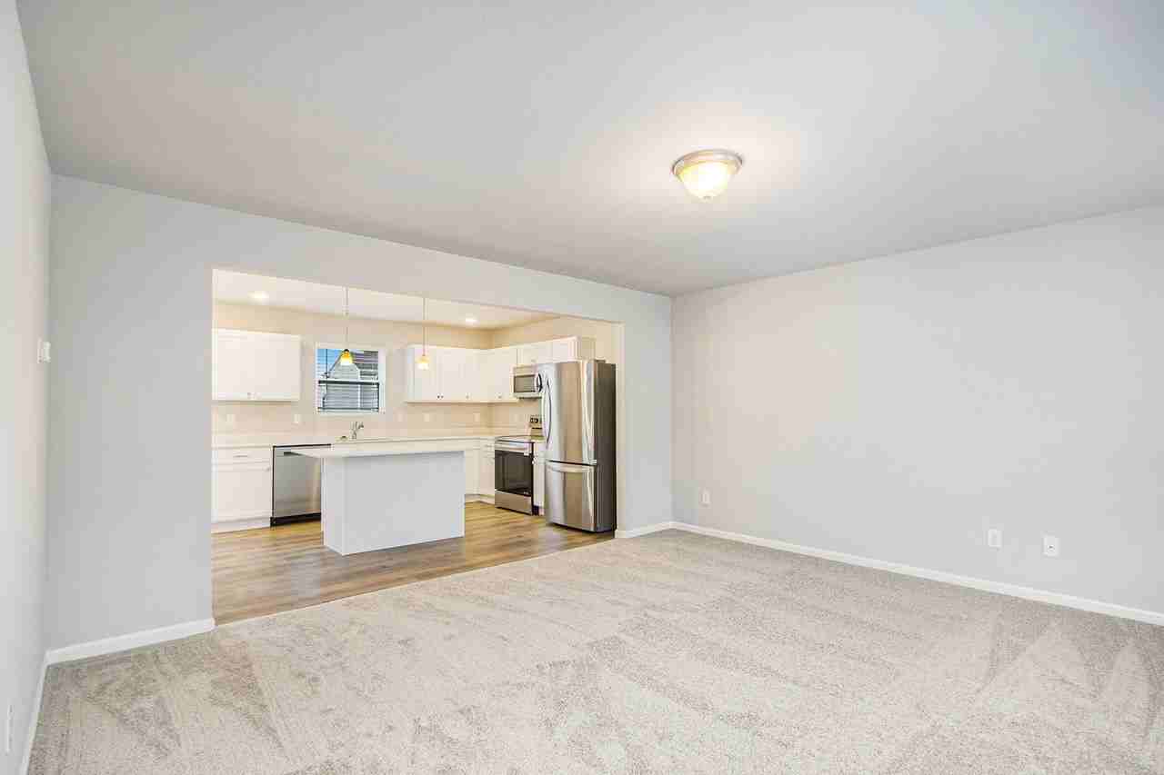 1623 1623 Roosevelt Court - Photo 4 of 22