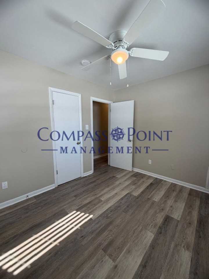 201 Newcastle Ct - Photo 7 of 16