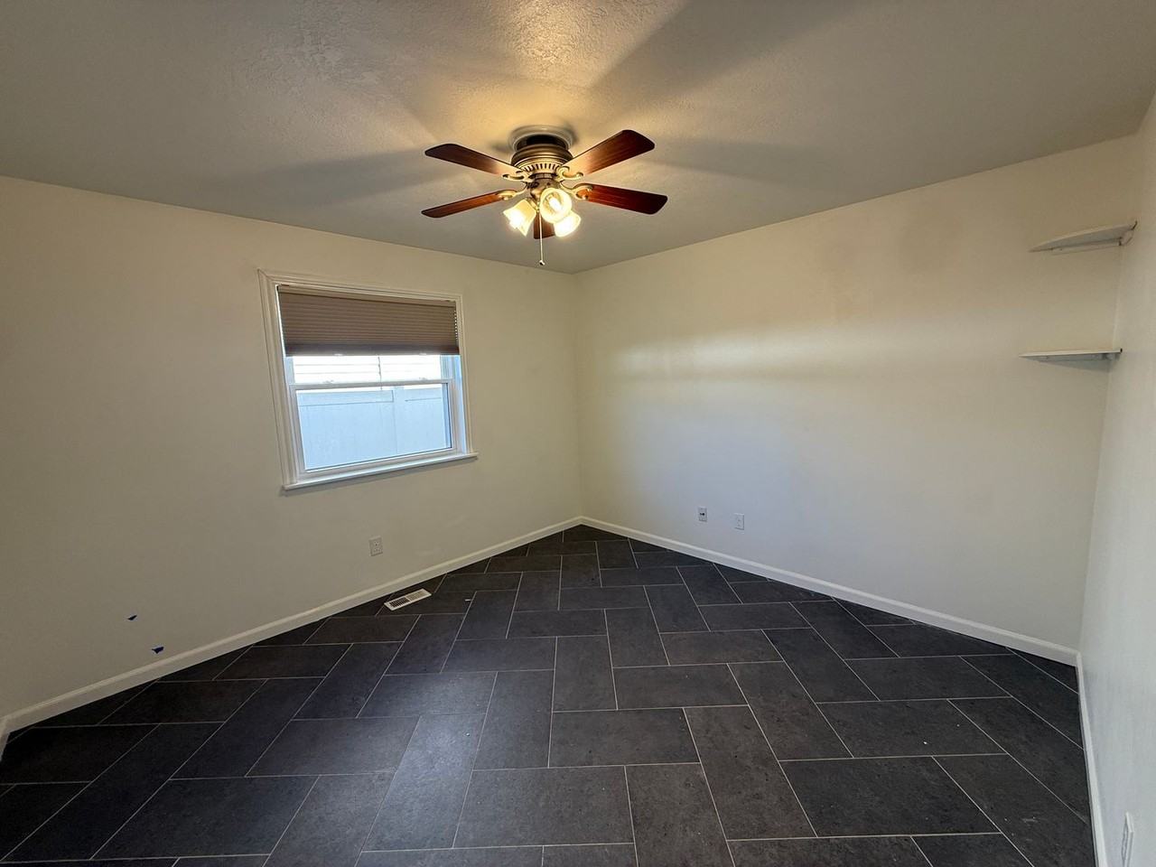 18238 Royal Way - Photo 2 of 10