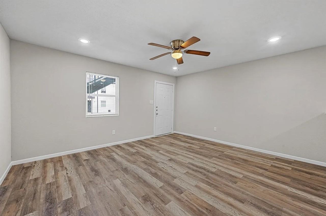 Van Alstyne - Photo 5 of 16